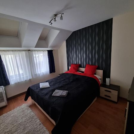 Merry&Car - Huge Balcony + Living Room + 2Br Budapest Ngoại thất bức ảnh