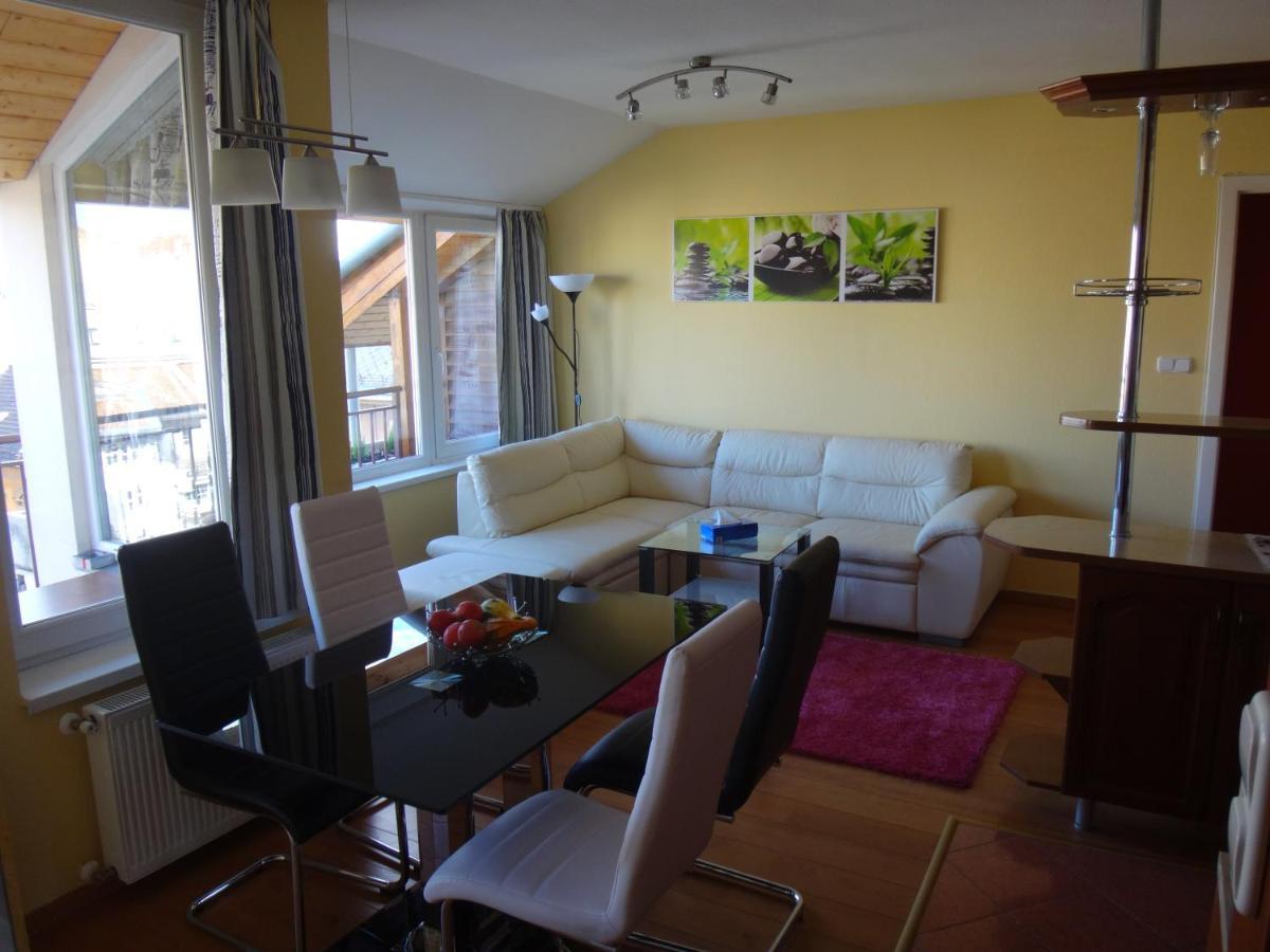 Merry&Car - Huge Balcony + Living Room + 2Br Budapest Ngoại thất bức ảnh
