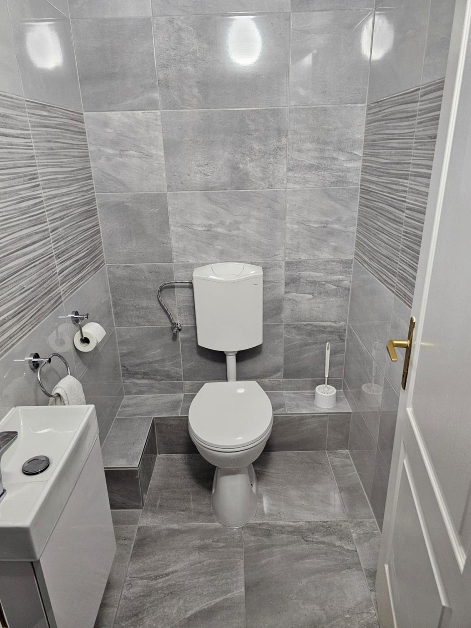 Merry&Car - Huge Balcony + Living Room + 2Br Budapest Ngoại thất bức ảnh